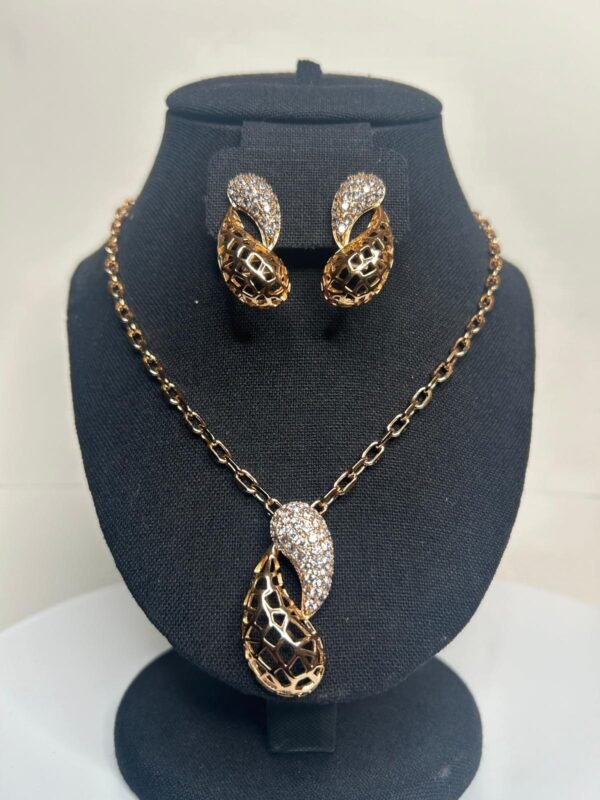 Rose gold earring, chain & pendant